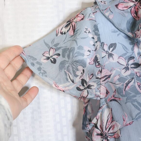 Kut from the Kloth Size L grey/pink ruffle, short sleeve floral pattern lightwei - Picture 5 of 8
